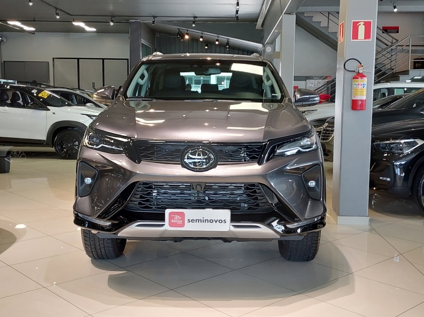 toyota hilux sw4 2.8 d-4d turbo diesel srx platinum 4x4 automatico 2.7 4p 20252