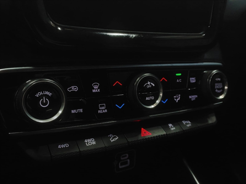 fiat toro 2.0 16v turbo diesel volcano 4wd at9 4p automatico 202511