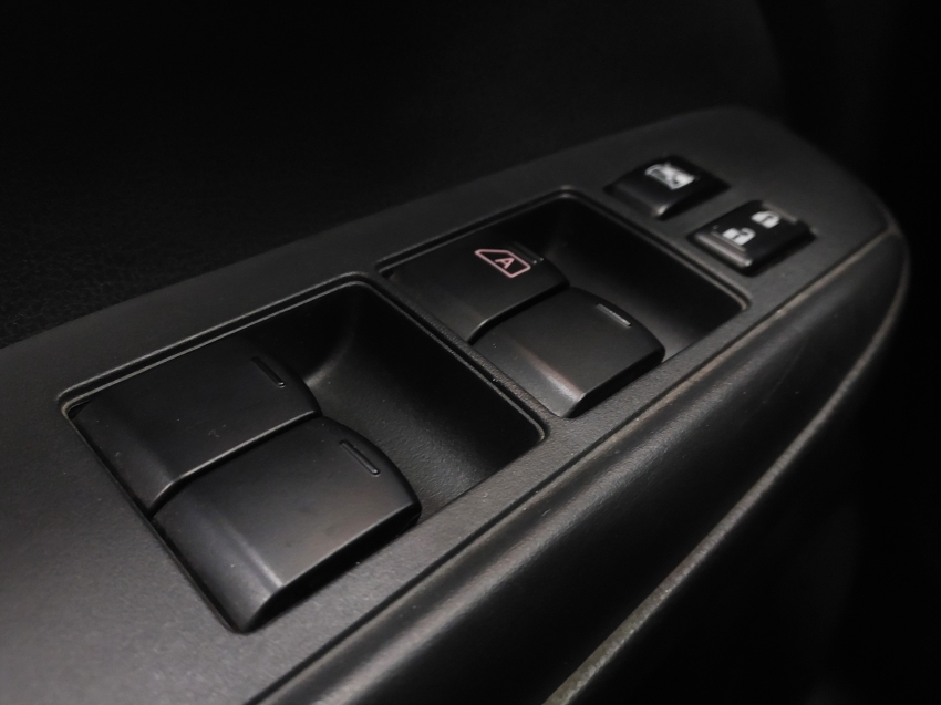 nissan versa 1.6 16v flex sv 4p manual 201814