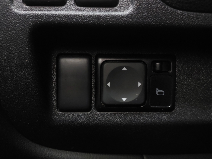 nissan versa 1.6 16v flex sv 4p manual 201815