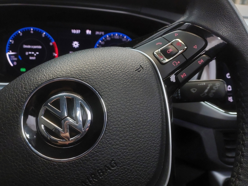 volkswagen t-cross 1.0 200 tsi total flex comfortline automatico 4p 202116