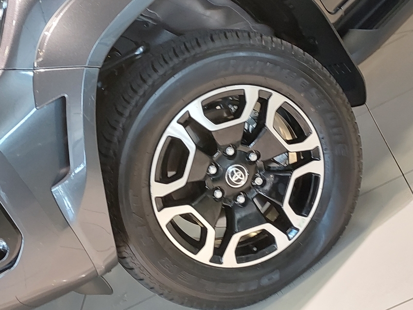 toyota hilux 2.8 d-4d turbo diesel cd srx plus 4x4 automatico 4p 202519