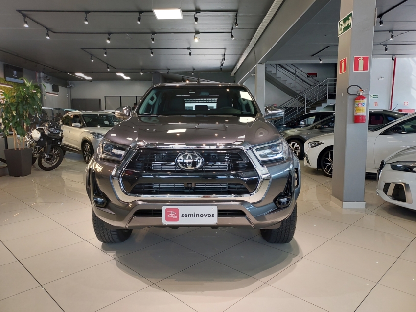toyota hilux 2.8 d-4d turbo diesel cd srx plus 4x4 automatico 4p 20252