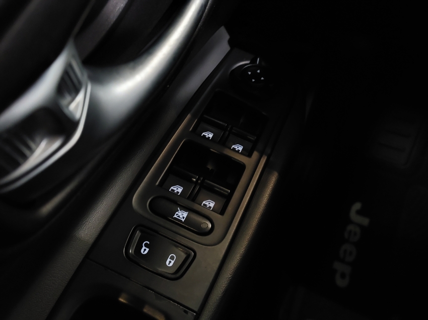 jeep renegade 2.0 16v turbo diesel longitude 4p 4x4 automatico 201819