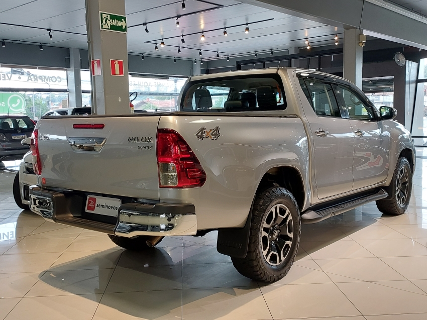 toyota hilux 2.8 d-4d turbo diesel cd srv 4x4 automatico 4p 20225