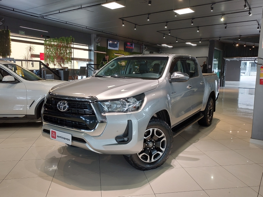toyota hilux 2.8 d-4d turbo diesel cd srv 4x4 automatico 4p 202225