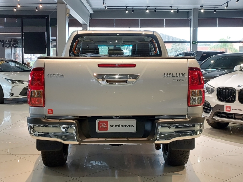 toyota hilux 2.8 d-4d turbo diesel cd srv 4x4 automatico 4p 20224