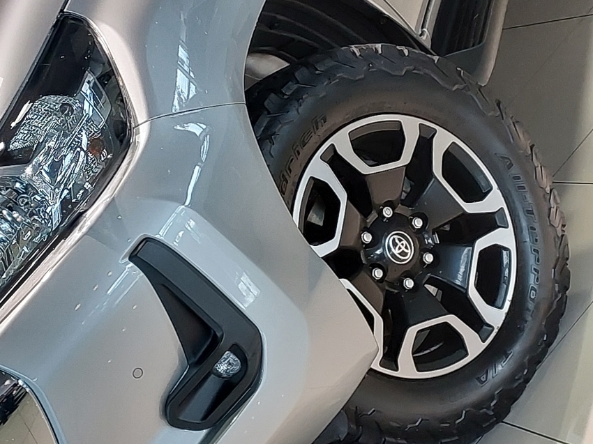 toyota hilux 2.8 d-4d turbo diesel cd srv 4x4 automatico 4p 202224