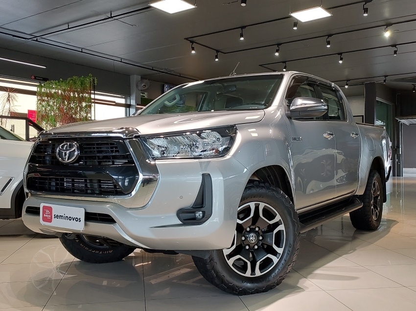 toyota hilux 2.8 d-4d turbo diesel cd srv 4x4 automatico 4p 2022