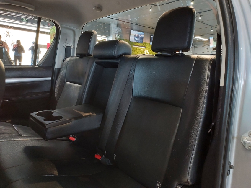 toyota hilux 2.8 d-4d turbo diesel cd srv 4x4 automatico 4p 20229