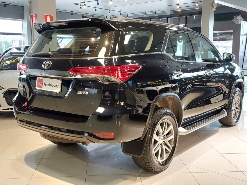 toyota hilux sw4 2.8 srx 4x4 7 lugares 16v turbo intercooler diesel 4p automatico 20195