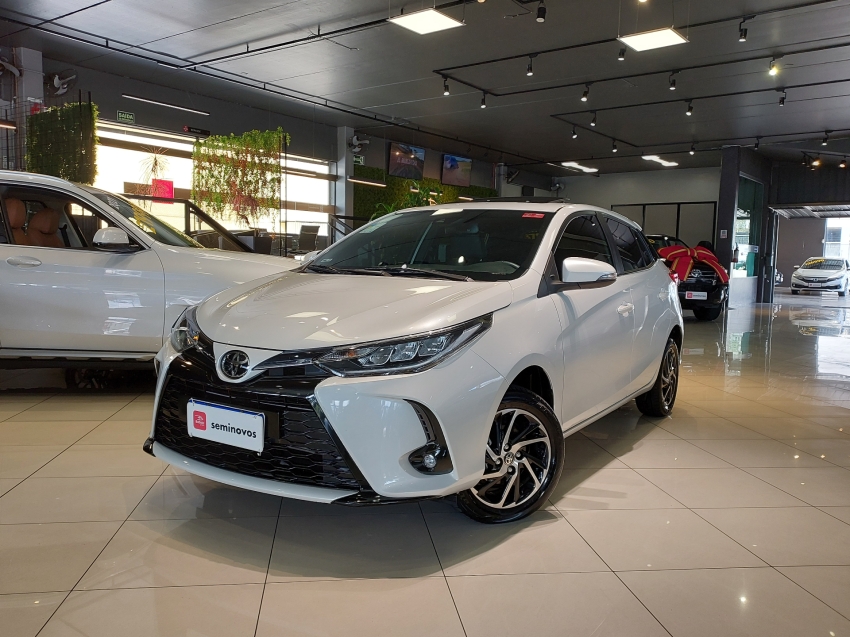 toyota yaris 1.5 16v flex xls multidrive 4p automatico 202425