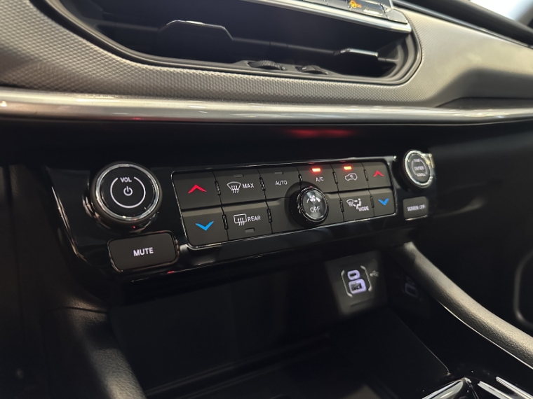 jeep compass longitude night eagle 1.3 t270 2025 gasolina automatico9