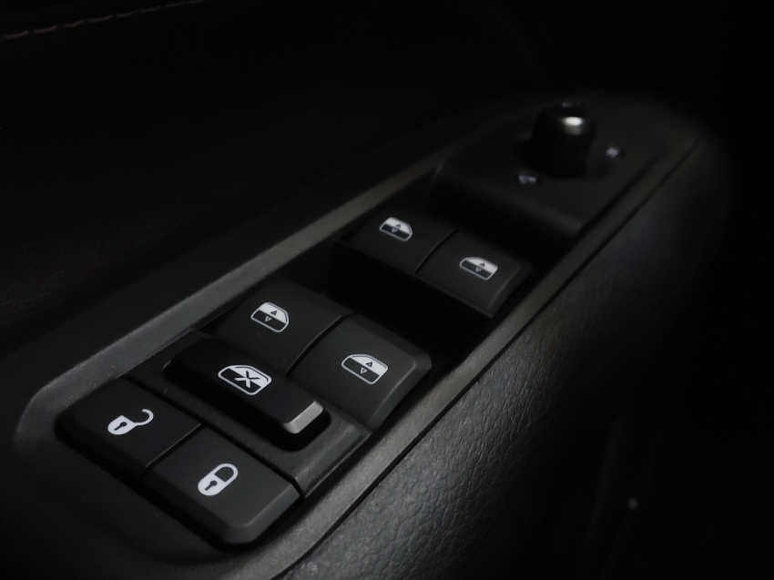 jeep commander 2.0 td380 turbo diesel overland at9 4p automatico 202322