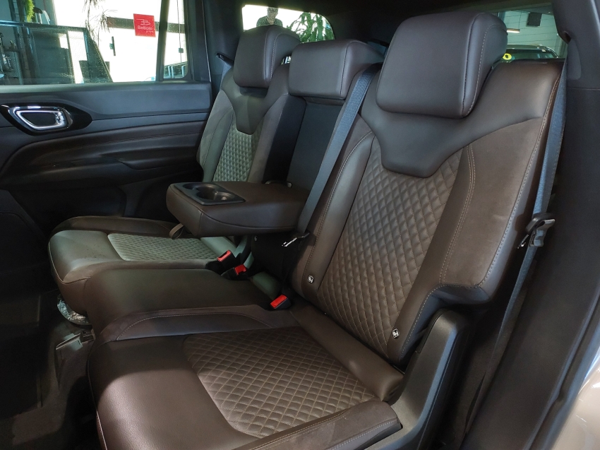 jeep commander 2.0 td380 turbo diesel overland at9 4p automatico 202210