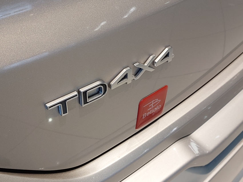 jeep commander 2.0 td380 turbo diesel overland at9 4p automatico 202223