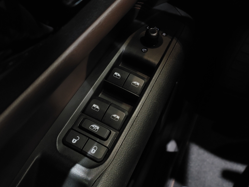 jeep commander 2.0 td380 turbo diesel overland at9 4p automatico 202222