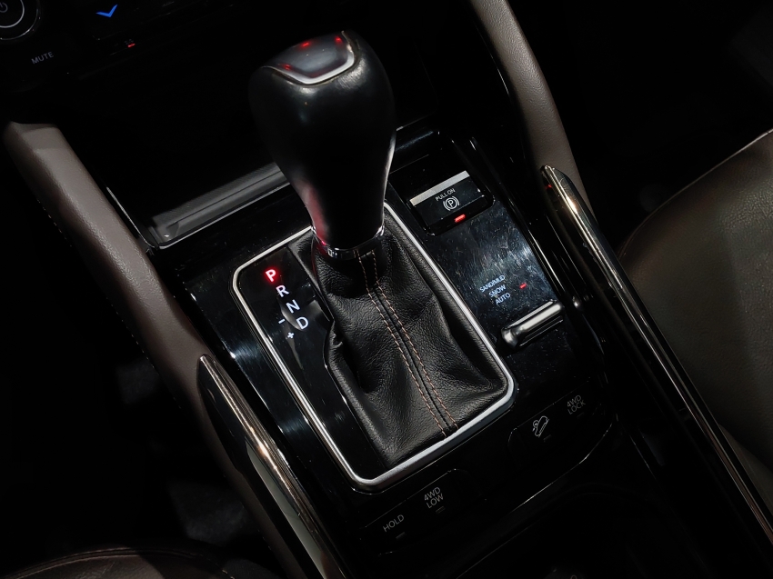 jeep commander 2.0 td380 turbo diesel overland at9 4p automatico 202216