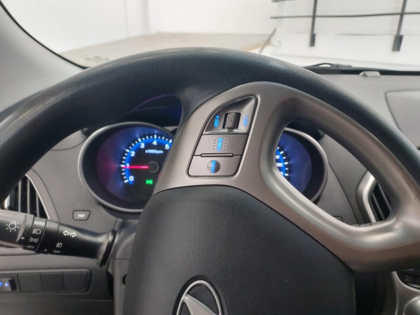hyundai ix35 2.0 mpfi gls 16v flex 4p automatico 201515