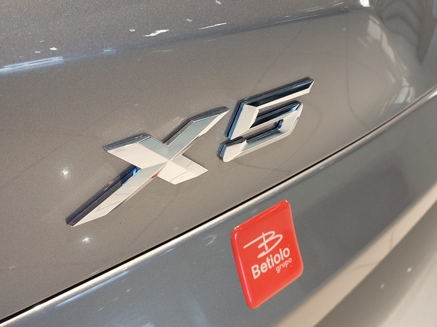 bmw x5 3.0 i6 turbo hibrido xdrive50e m sport automatico 4p 202522