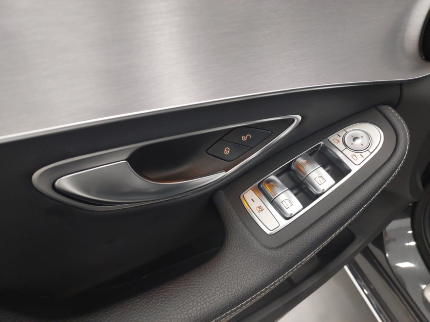 mercedes-benz c 180 1.6 cgi flex avantgarde 9g-tronic 4p automatico 202017