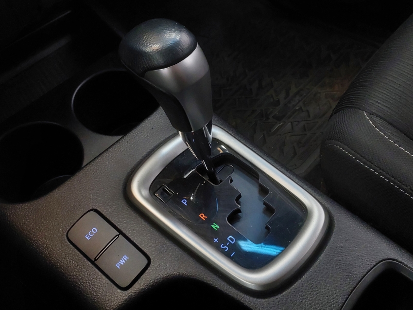 toyota hilux 2.8 d-4d turbo diesel cd sr 4x4 automatico 4p 202513