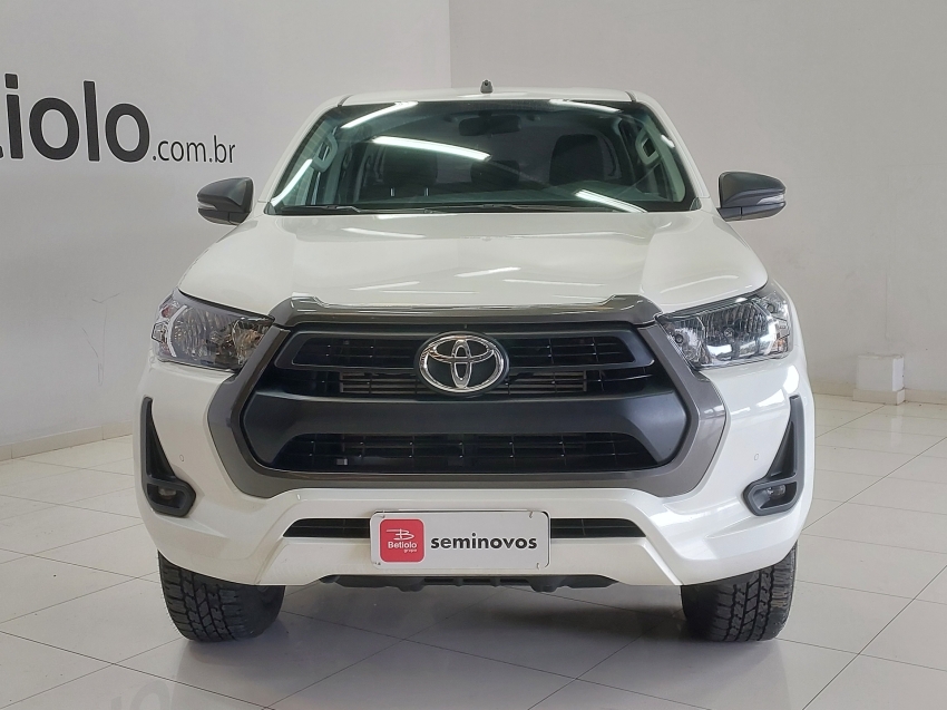 toyota hilux 2.8 d-4d turbo diesel cd sr 4x4 automatico 4p 20252