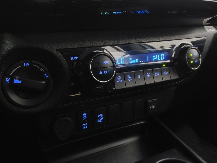 toyota hilux 2.8 d-4d turbo diesel cd sr 4x4 automatico 4p 202511