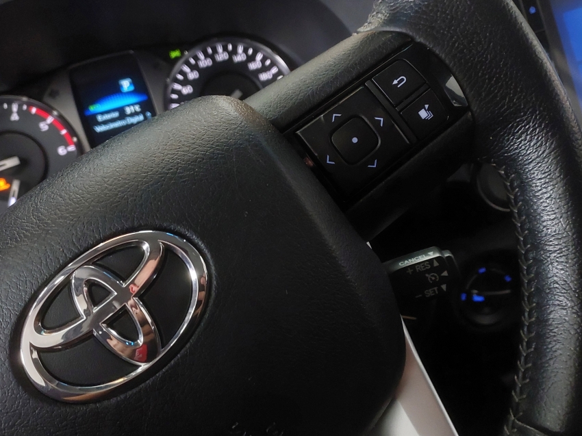 toyota hilux 2.8 d-4d turbo diesel cd sr 4x4 automatico 4p 202515