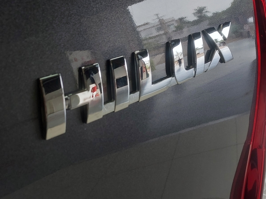 toyota hilux 2.8 d-4d turbo diesel cd sr 4x4 automatico 4p 202420