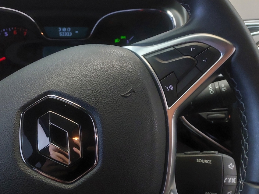 renault captur 1.3 tce flex iconic x-tronic 4p automatico 202316