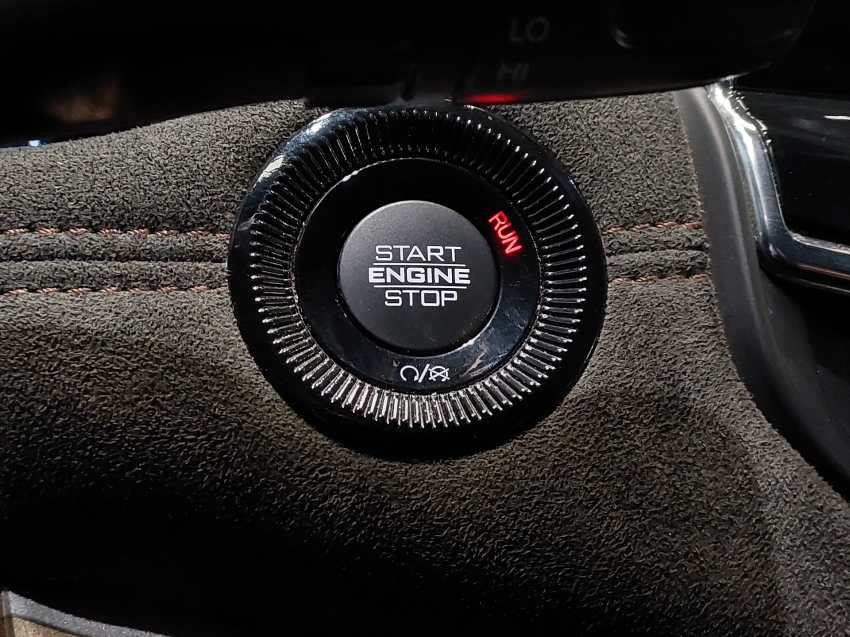 jeep commander 2.0 td380 turbo diesel limited at9 4p automatico 202325