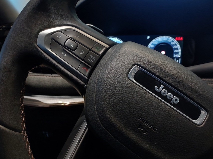 jeep commander 2.0 td380 turbo diesel limited at9 4p automatico 202323