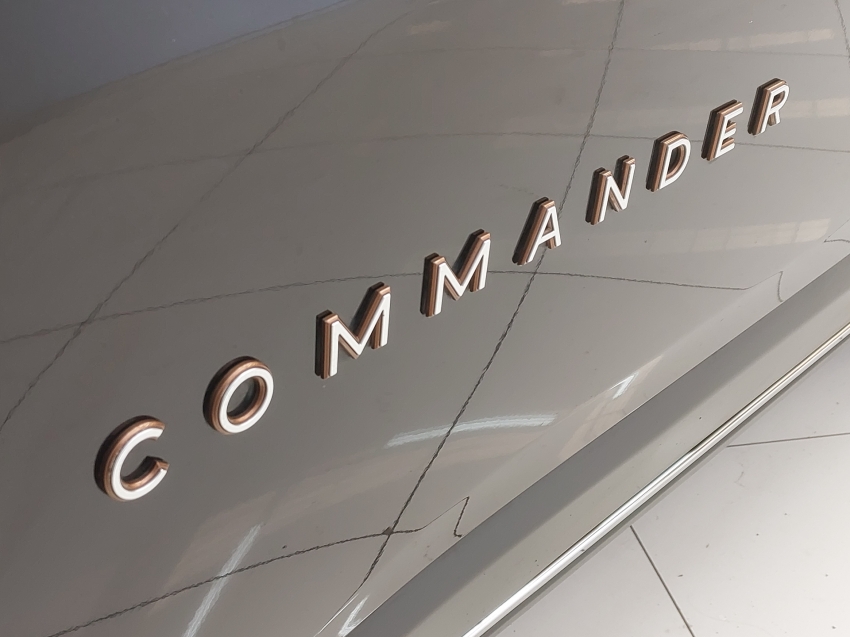 jeep commander 2.0 td380 turbo diesel limited at9 4p automatico 202325