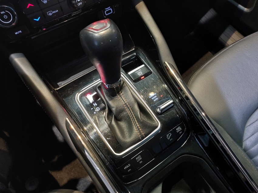 jeep commander 2.0 td380 turbo diesel limited at9 4p automatico 202311