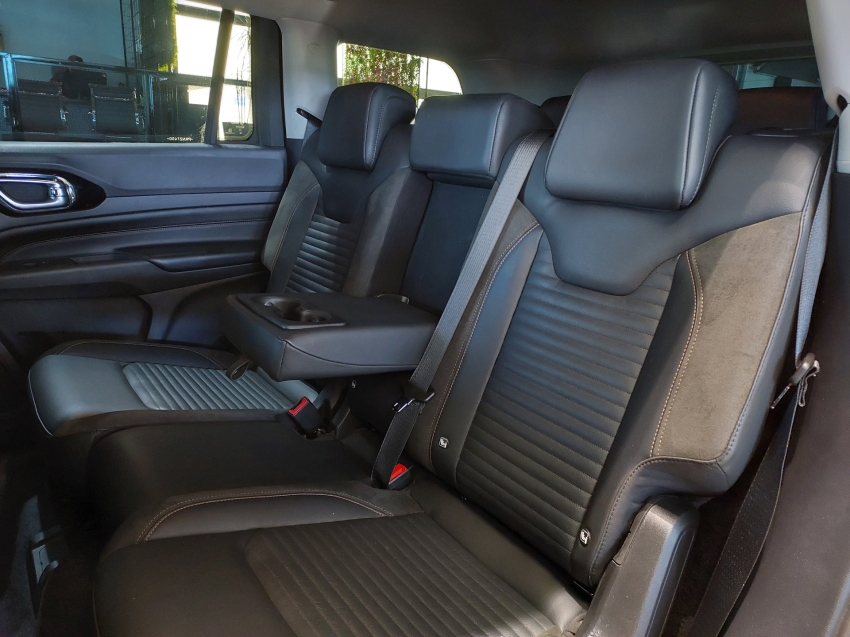 jeep commander 2.0 td380 turbo diesel limited at9 4p automatico 20239