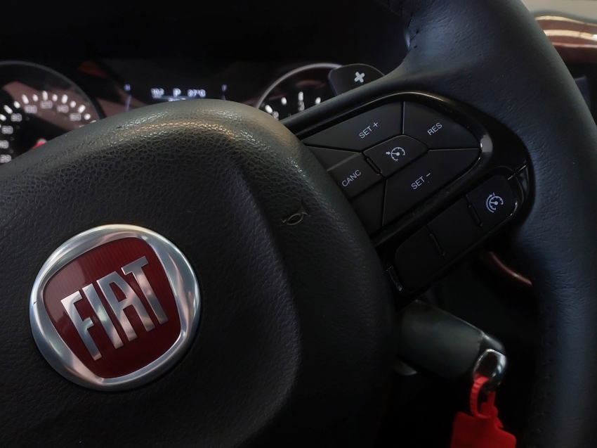 fiat toro 2.0 16v turbo diesel freedom 4wd at9 4p automatico 201916