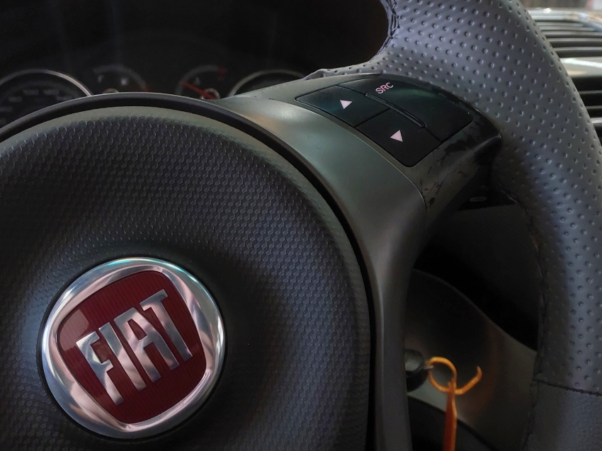 fiat grand siena 1.6 mpi essence 16v flex 4p automatizado automatico 201517