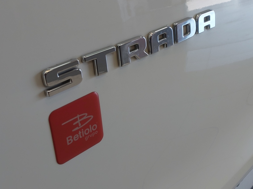 fiat strada 1.3 firefly flex freedom cd manual 4p 202317