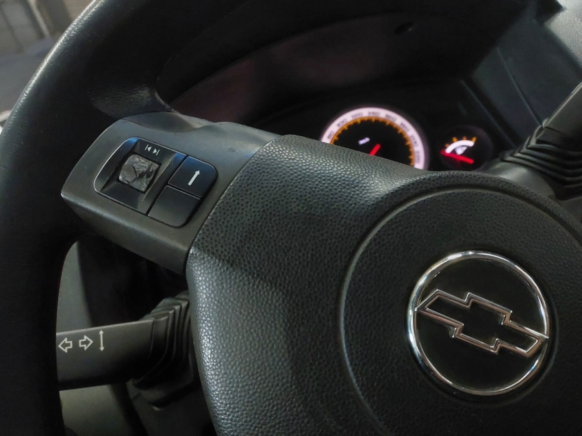 chevrolet vectra 2.0 mpfi gt hatch 8v flex 4p manual 201015