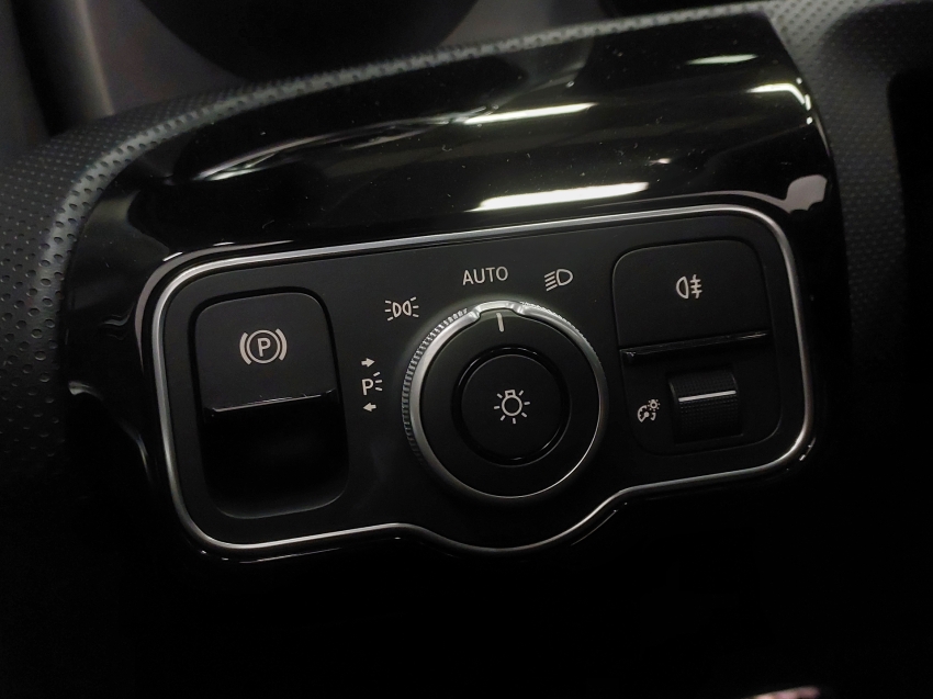 mercedes-benz cla 200 1.3 mhev amg line 7g-dct flex 4p automatico 202521