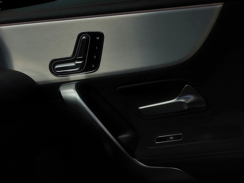 mercedes-benz cla 200 1.3 mhev amg line 7g-dct flex 4p automatico 202520