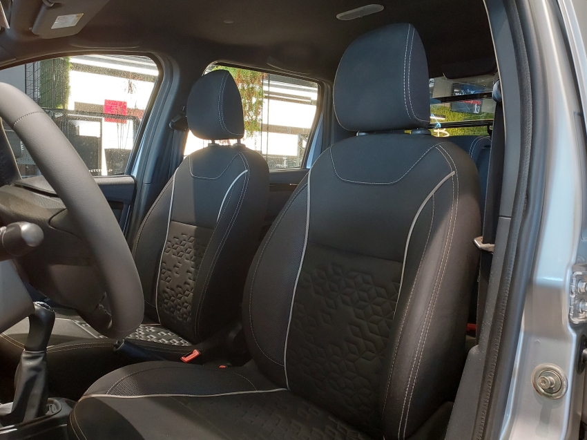 renault duster oroch 1.6 16v sce flex dynamique manual 4p 20208