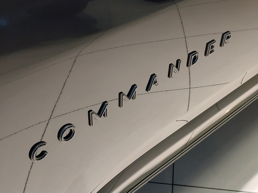 jeep commander 2.0 hurricane 4 turbo gasolina blackhawk at9 4p automatico 202524