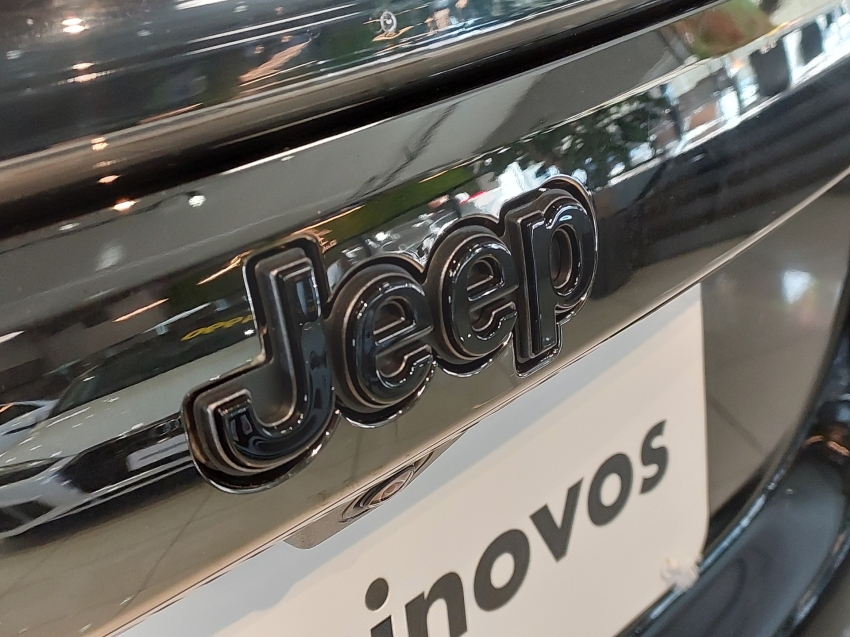 jeep commander 2.0 hurricane 4 turbo gasolina blackhawk at9 4p automatico 202522