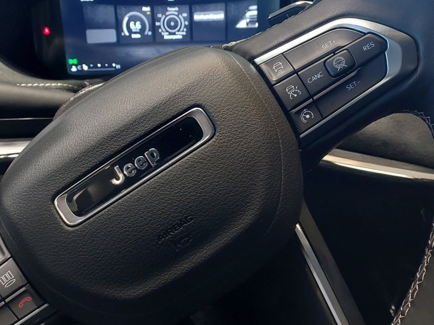 jeep commander 2.0 hurricane 4 turbo gasolina blackhawk at9 4p automatico 202520