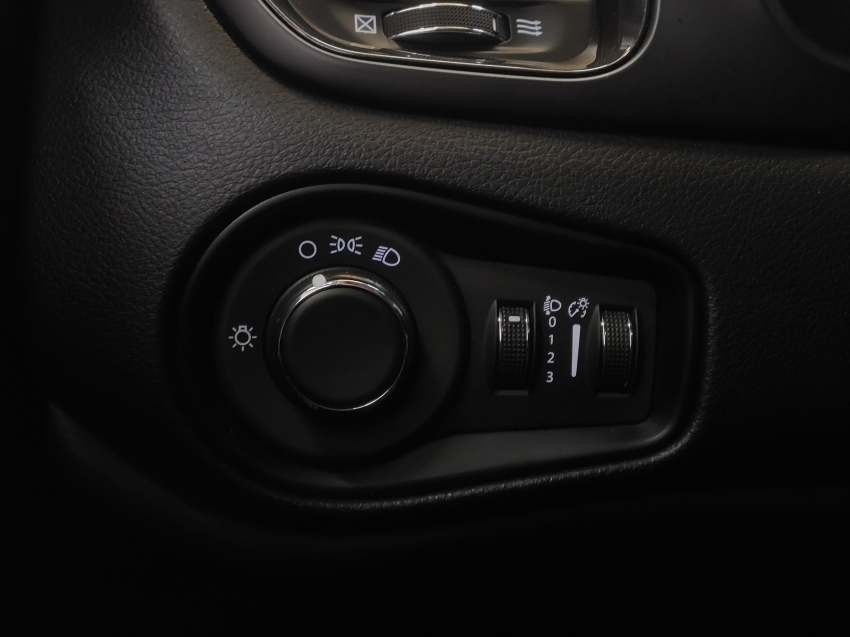 jeep renegade 1.3 t270 turbo flex longitude at6 4p automatico 202320