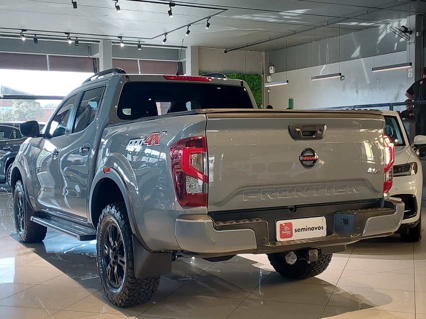 nissan frontier 2.3 16v turbo diesel pro4x cd 4x4 automatico 4p 20233