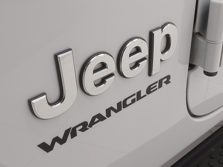 jeep wrangler 2.0 turbo gasolina sahara 2p 4x4 at8 automatico 202321