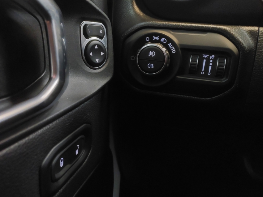 jeep wrangler 2.0 turbo gasolina sahara 2p 4x4 at8 automatico 202320